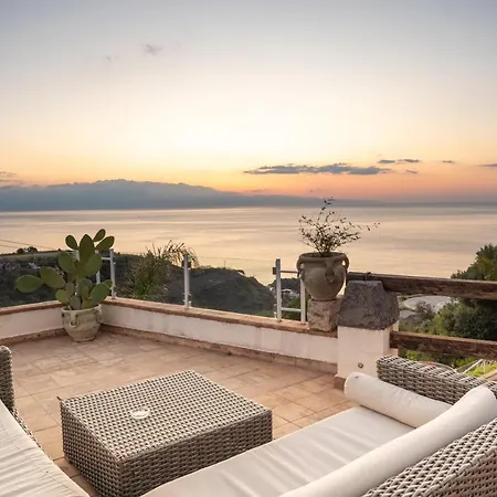 Villa Luxury Taorum With Spectacular Sea Views In