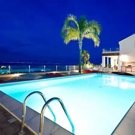 Luxury Taorum With Spectacular Sea Views In Villa