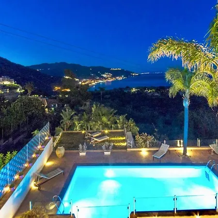Luxury Taorum With Spectacular Sea Views In Villa